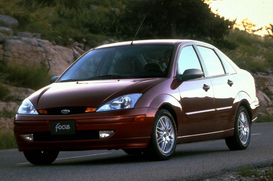  Ford Focus Saloon 1999 года  (фото 10 из 53)